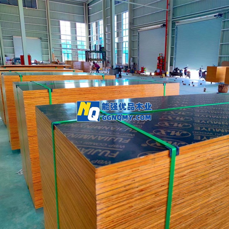 專(zhuān)業(yè)多層竹膠板建筑模板，工程穩(wěn)固耐用材料
